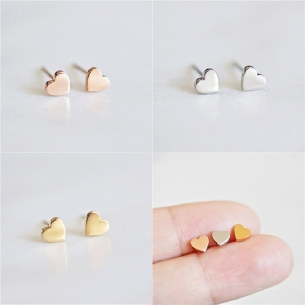 3/$30 ❤️ Tiny Heart Stud Earrings
